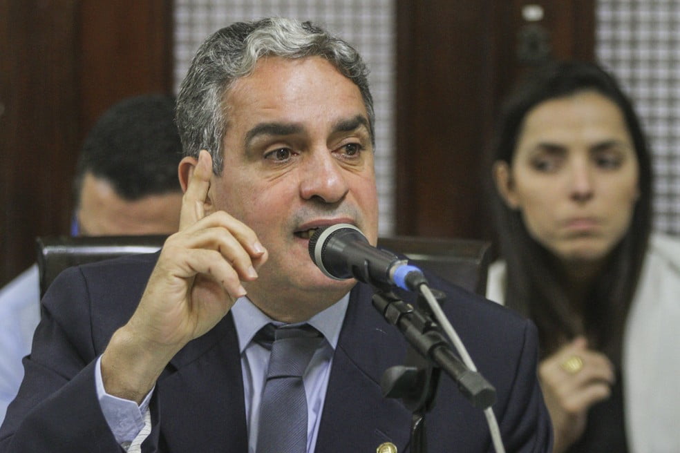Presidente da Alerj afirma que é hora de dar uma banana para os economistas de Chicago