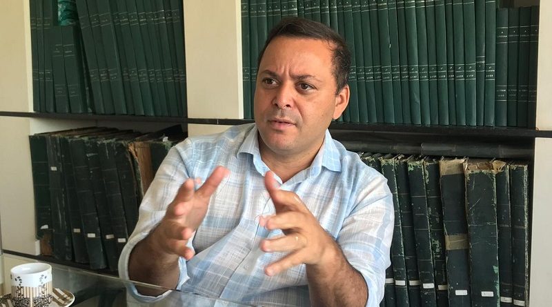 Rodrigo Neves detona fake news de deputado bolsonarista