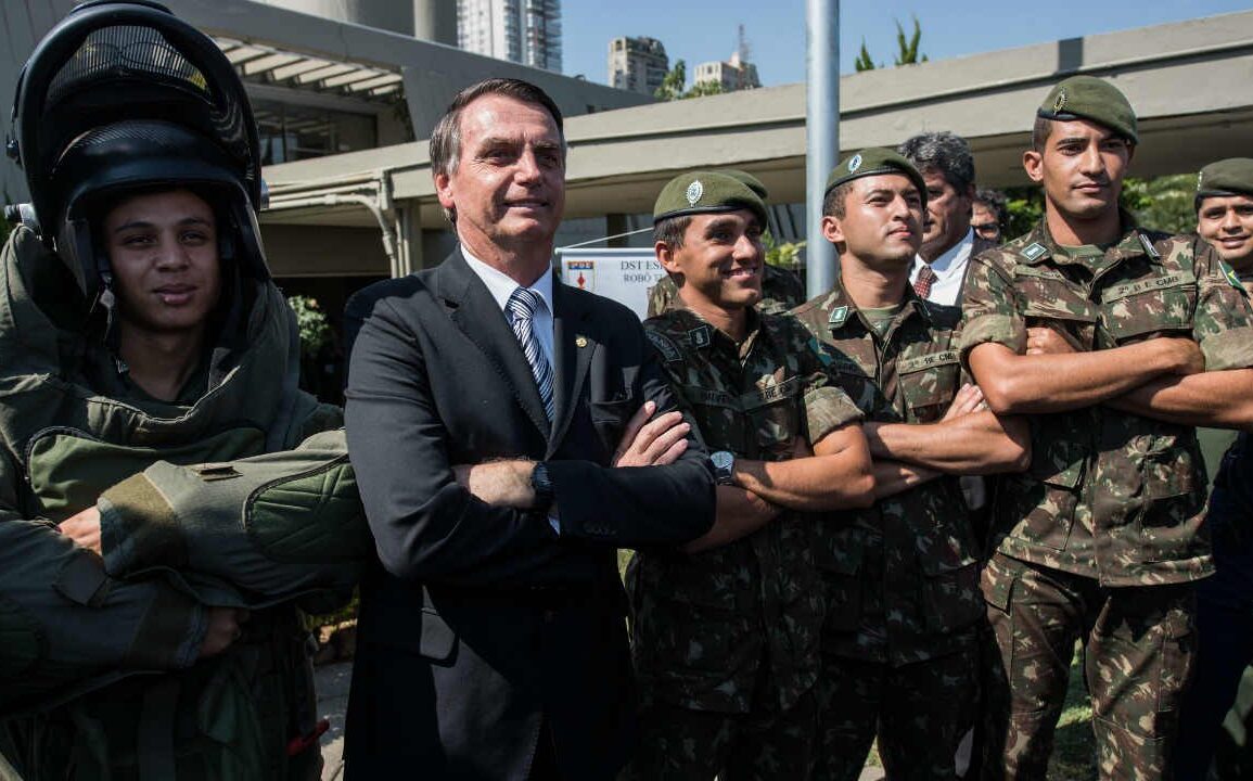 Cúpula do Exército desautoriza Bolsonaro: “Ninguém apoia aventura nenhuma”.