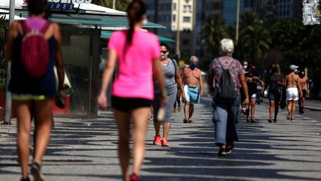 Mortes disparam em Copacabana, que deve entrar em lockdown nos próximos dias