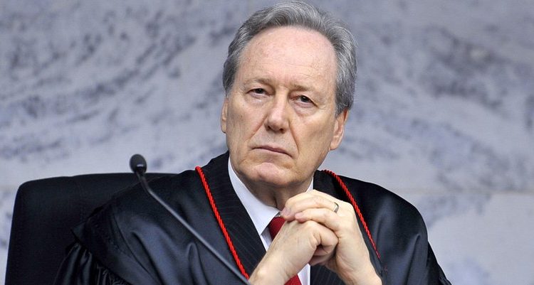 Lewandowski determina divulgação do resultado do exame de Bolsonaro para Covid-19