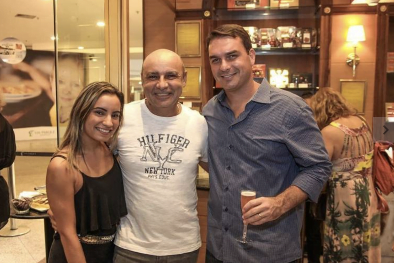 Delegado da PF avisou com antecedência Flávio Bolsonaro sobre operação contra Queiroz, revela Paulo Marinho