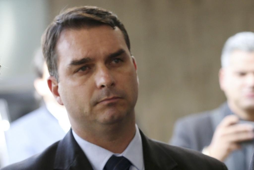 Flávio Bolsonaro manda recado para Witzel: “Isto não é nada. Vem um tsunami por aí”