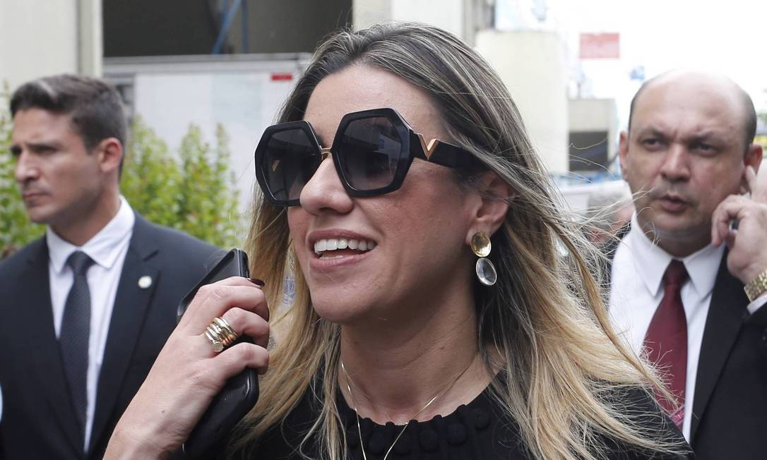 Empresa de Helena Witzel foi legalizada um mês antes da assinatura de contrato suspeito