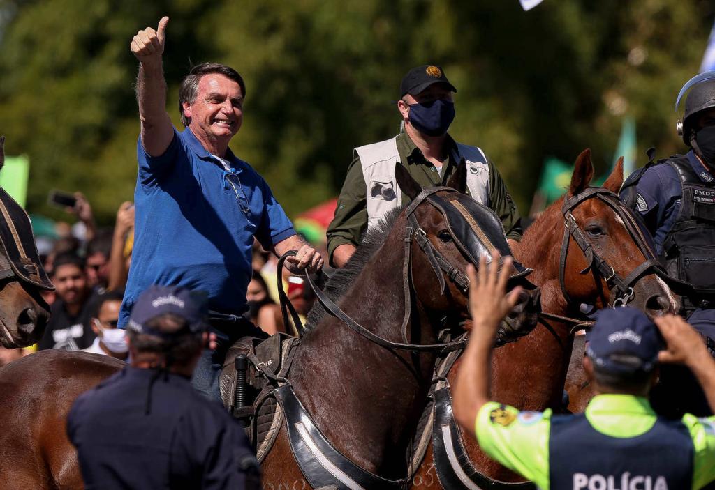 Financial Times afirma que Bolsonaro provoca temor na democracia