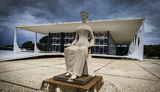 Escolas entram com ação no STF para não cumprir lei da Alerj que prevê redução de mensalidades