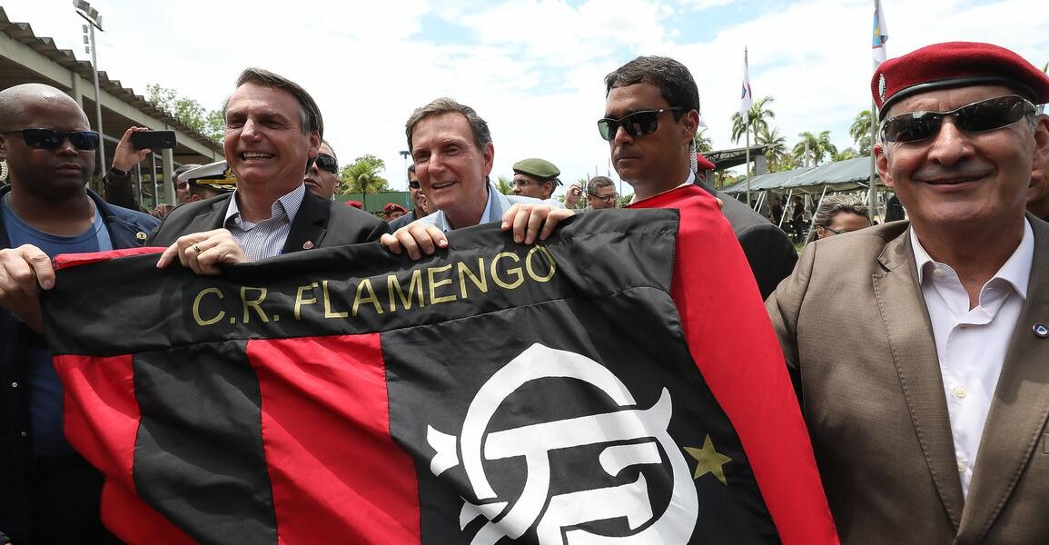 Crivella anuncia volta do futebol em jogo com a presença de Bolsonaro