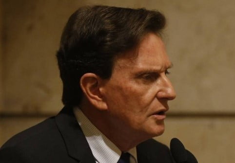 Crivella acelera reabertura e taxa de contaminação da Covid-19 volta a crescer