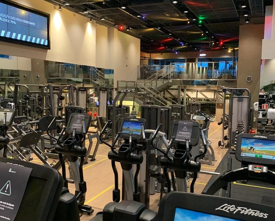 Academias reabrem totalmente vazias