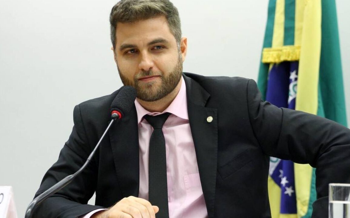 Hesitante sobre candidatura, Wladimir prega a união das forças políticas de Campos