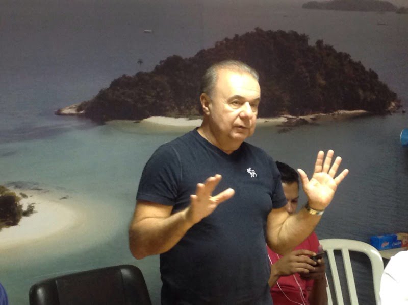 Prefeito de Angra entrega a Flávio Bolsonaro projeto de flexibilização da Estação de Tamoios
