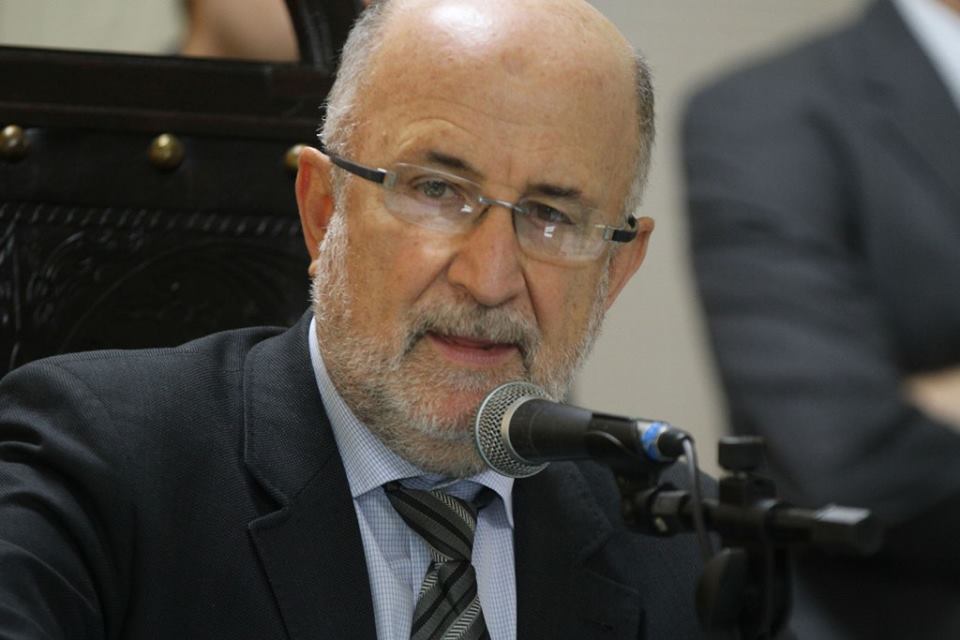 PSDB desiste de lutar pelo mandato de Luiz Paulo