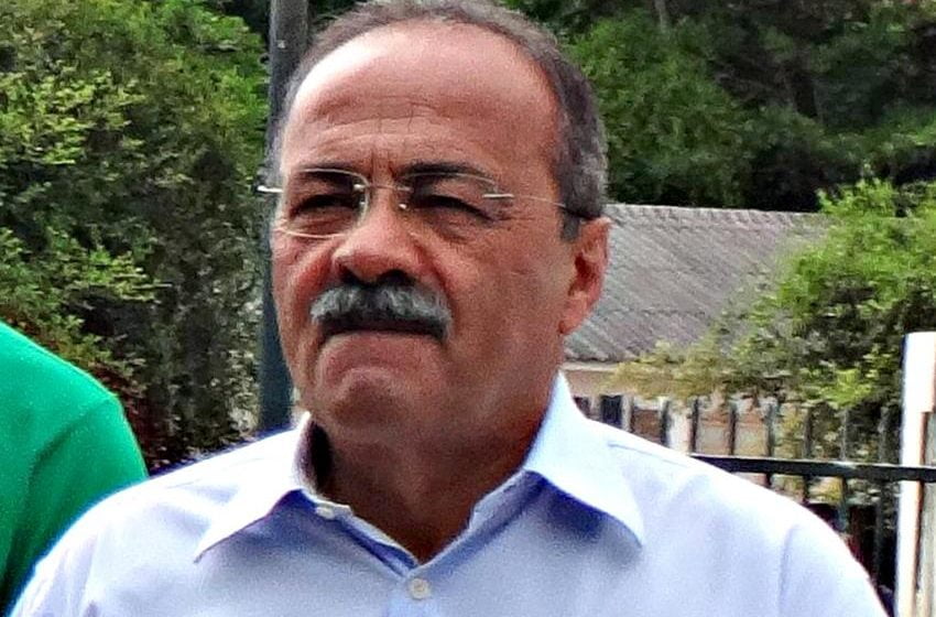 Barroso afasta do mandato senador que escondia dinheiro na cueca