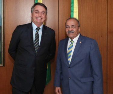 Senador flagrado com dinheiro nas nádegas era defensor fervoroso da Lava Jato