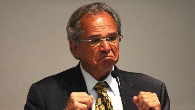 PAULO GUEDES QUER PRIVATIZAR A CEDAE A TOQUE DE CAIXA