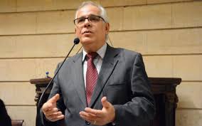 Fernando William segue internado na UTI do Hospital Vitória