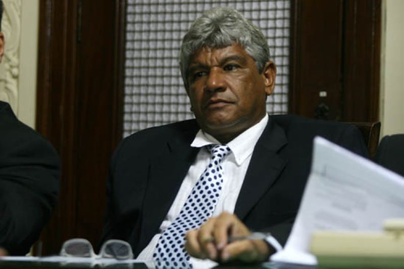 Derrotado nas eleições, prefeito de Seropédica abandona a cidade