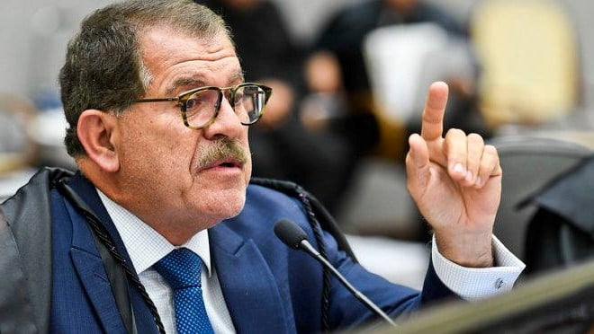 Presidente do STJ manda Crivella para casa com tornozeleira