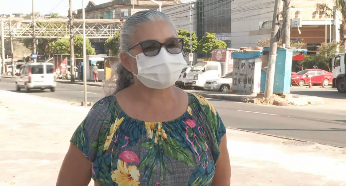 Primeira carioca vacinada afirma que está bem e não sentiu nada