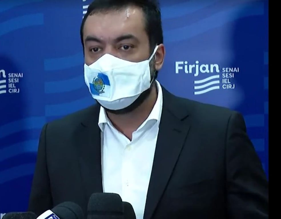 Cláudio Castro vai unificar calendário de vacinação em todo o estado