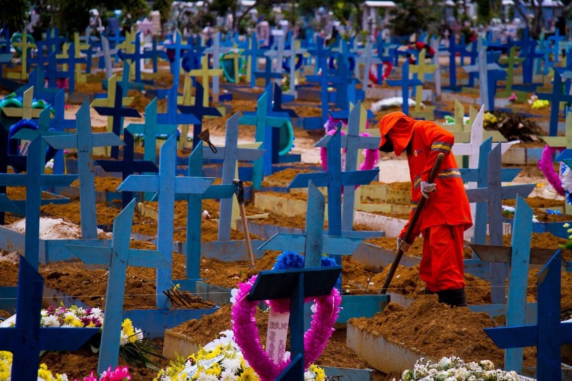 Descontrolada, pandemia do coronavírus produz mais de 4 mil mortes em 24 horas