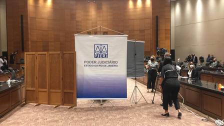 Escondido atrás de um biombo, Edmar reafirma que Witzel recebia 20% das propinas na Saúde