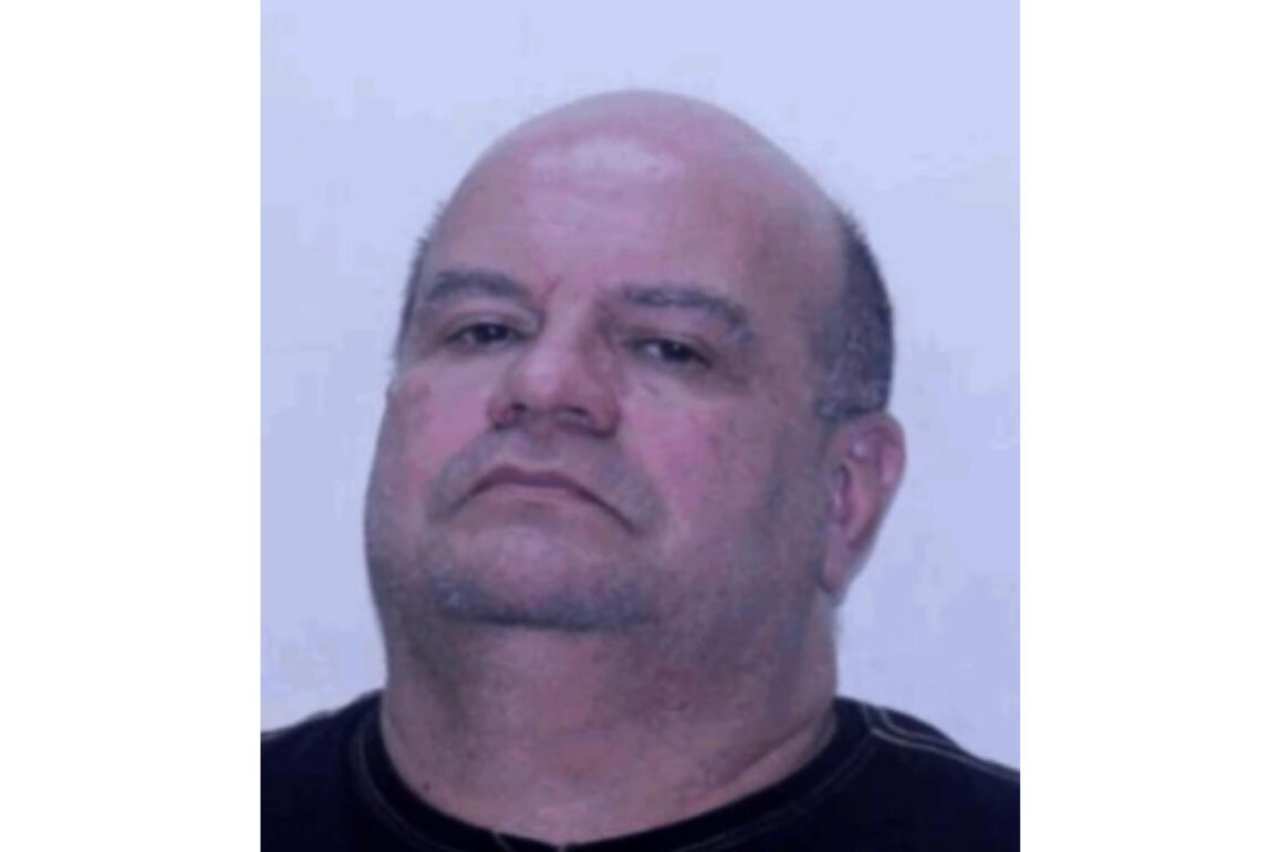 Barraco no Condomínio Mansões. Morador tem acesso de fúria e ameaça matar mulher que estacionou em sua garagem