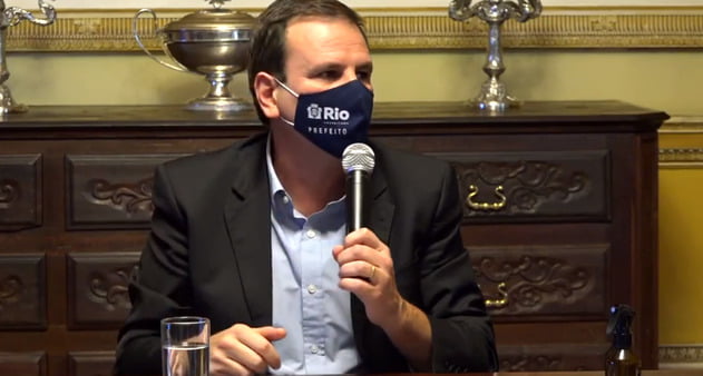 Paes se filia ao PSD, elogia Lula e FHC e lança Santa Cruz ao Governo do Rio