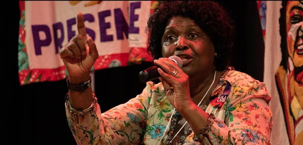 Benedita lidera corrida por vaga no Senado, aponta pesquisa