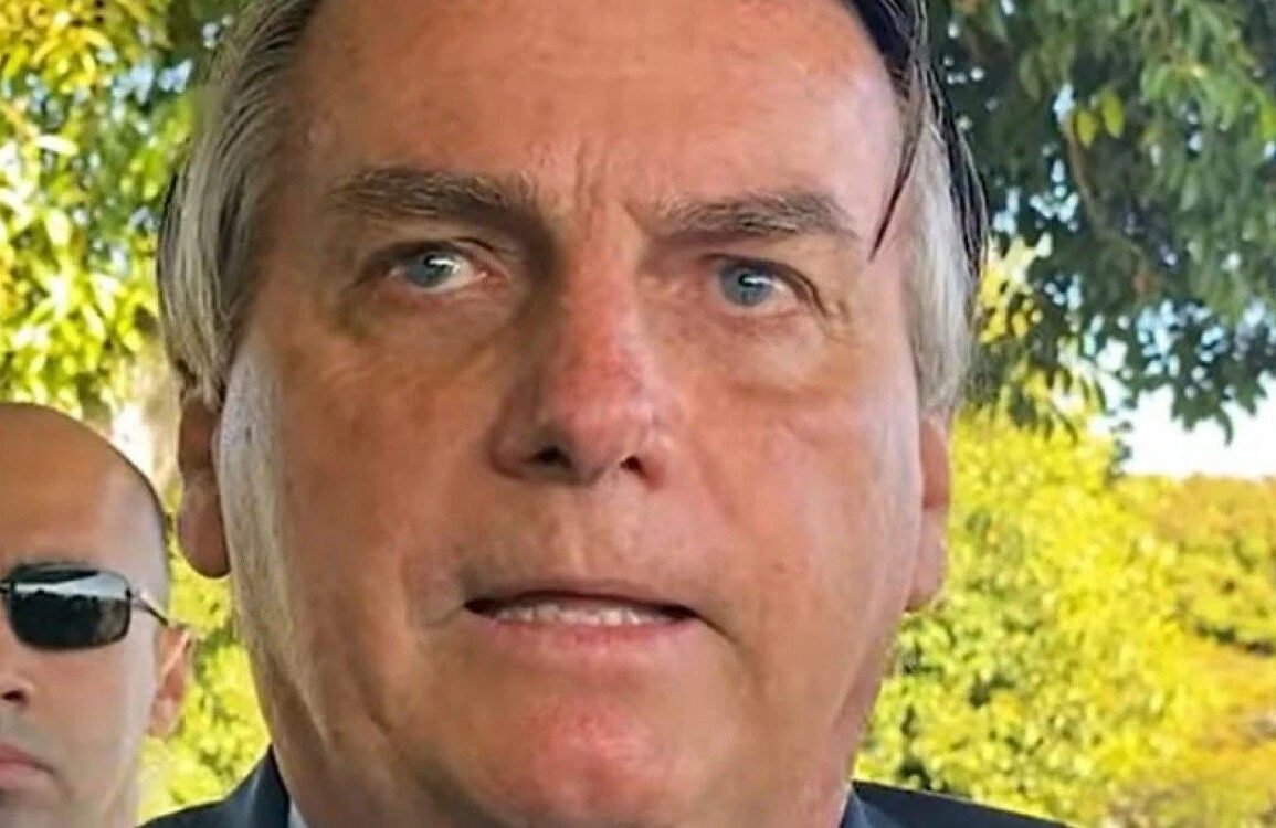 Bolsonaro volta a atacar o STF e acusa a Corte de divulgar “fake news” (veja vídeo)