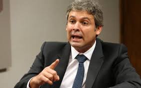 Lindbergh chama presidente do Banco Central de “Bolsonarista sabotador”