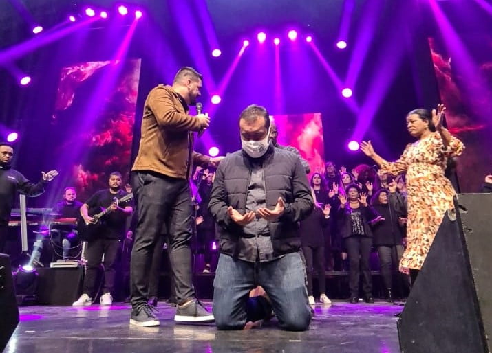 Sem tempo a perder, Cláudio Castro adota ritmo de campanha nos fins de semana