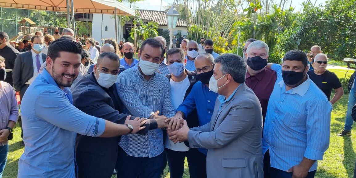 Alexandre Santos e Soraya recebem Cláudio Castro em almoço com lideranças da Região dos Lagos