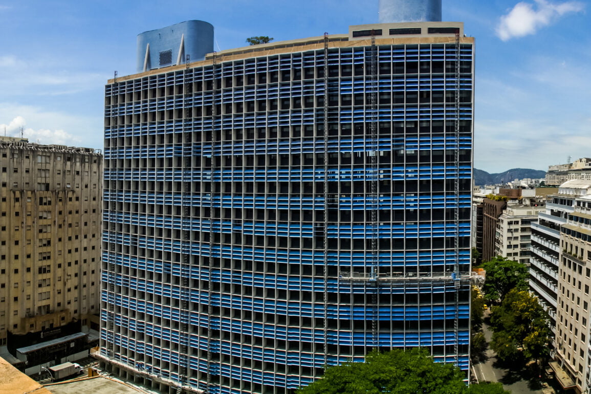 Bolsonaro e Guedes vão se desfazer de jóias da aquitetura histórica do RJ a preço de banana para fazer caixa