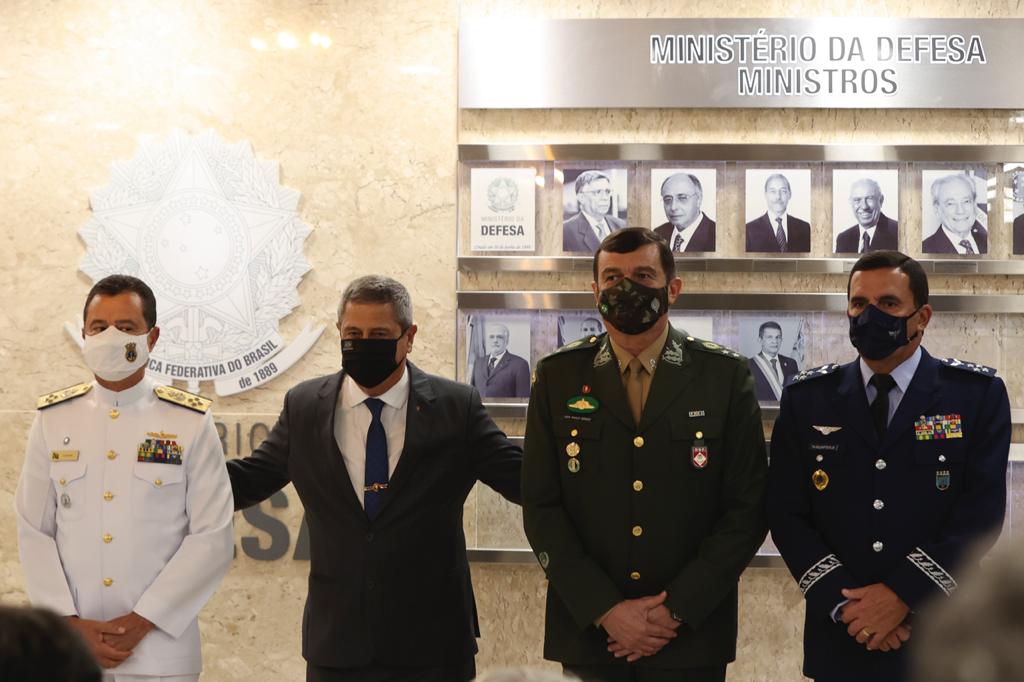 Ignorados por Bolsonaro, governadores agora querem encontro com a cúpula das Forças Armadas