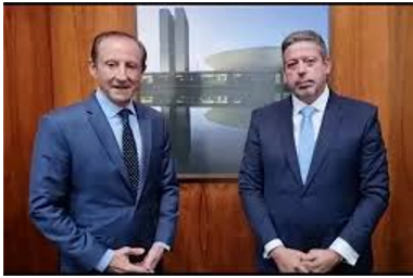 Arthur Lira informa que convenceu empresários a desistir de lançar documento sobre política, pelo menos até 7 de setembro