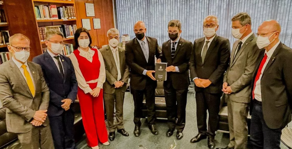 Por garantia, CPI também entrega relatório direto ao STF