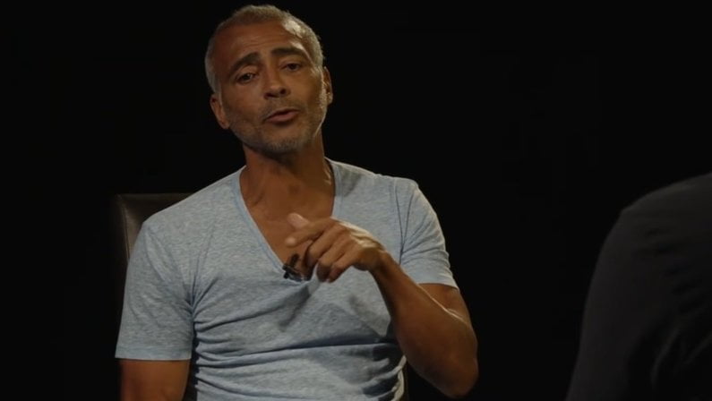 Com atuação parlamentar pífia, Romário se declara bolsonarista e é detonado nas redes sociais