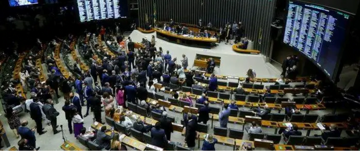 PEC do calote dos Precatórios é aprovada pela Câmara dos Deputados de madrugada