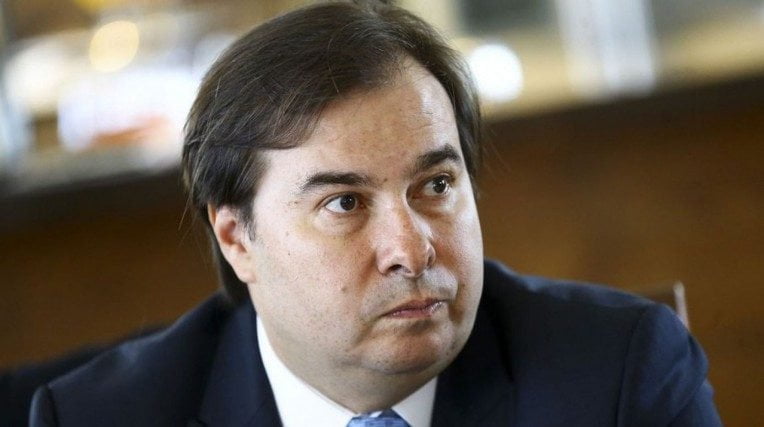 Rodrigo Maia pede ao STF que impeça votação em segundo turno da PEC da reeleição