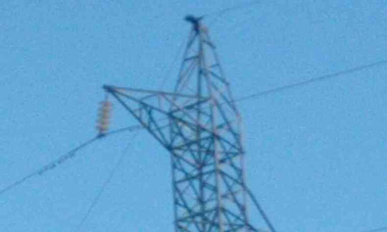 Avião que levava Marília Mendonça bateu em torre de transmissão da Cemig