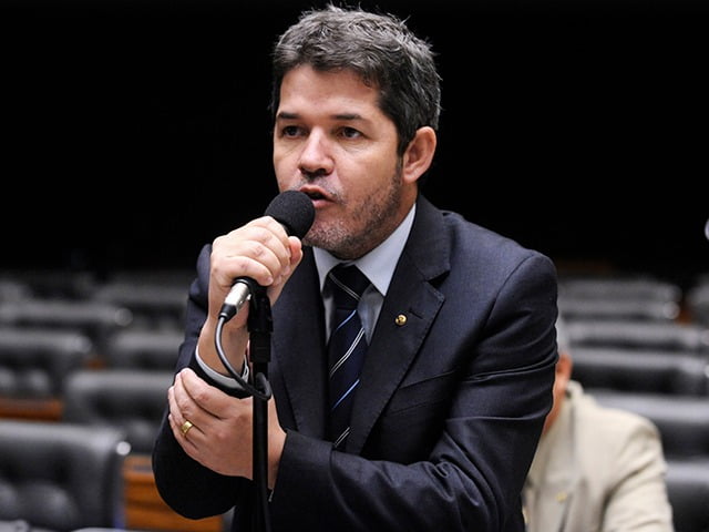 Deputado denuncia uso de verba secreta para eleger presidente da Câmara