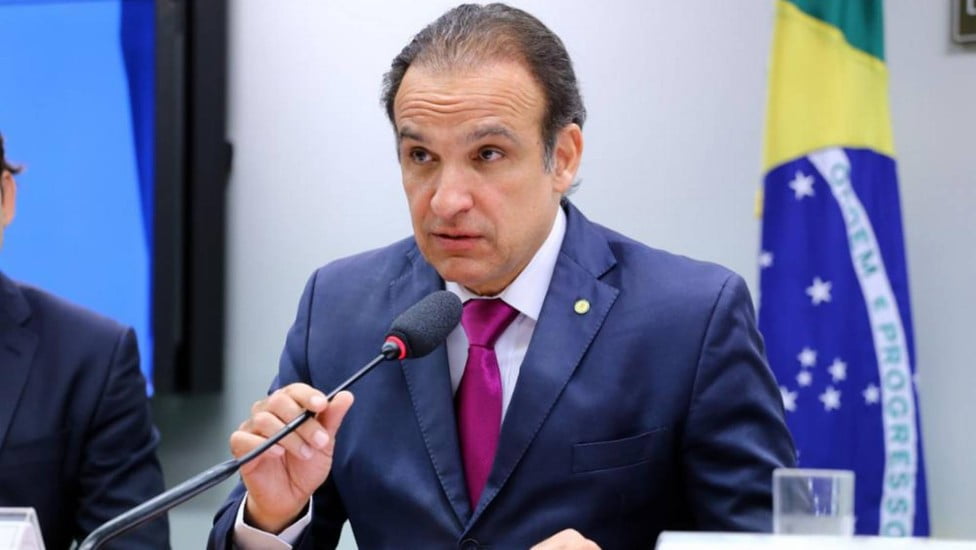Relator sobe para R$ 1.211,98 previsão para o salário mínimo no orçamento de 2022