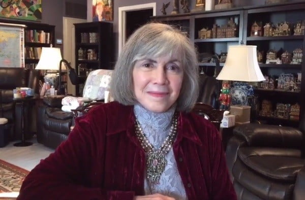 Anne Rice, autora de ‘Entrevista com o Vampiro’, morre aos 80 anos após sofrer derrame