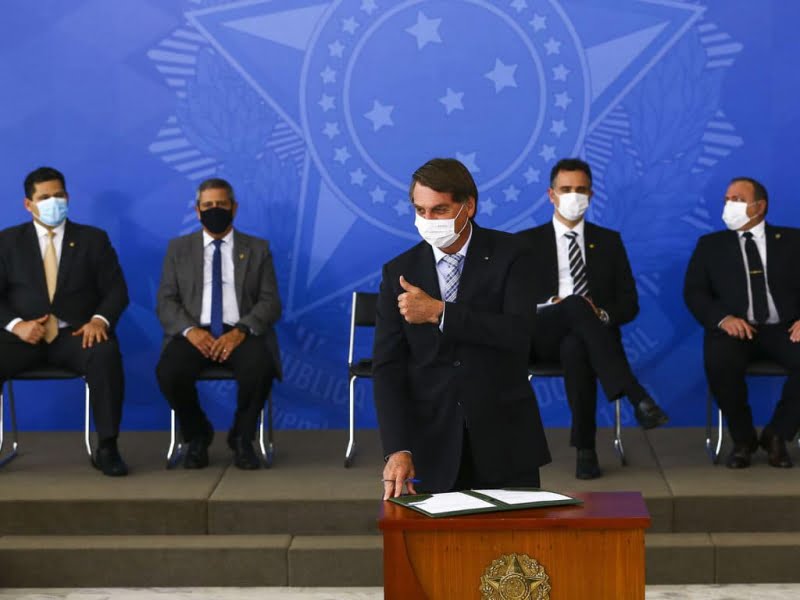 PoderData: Bolsonaro é ruim ou péssimo para 54% e  bom ou ótimo para 22%