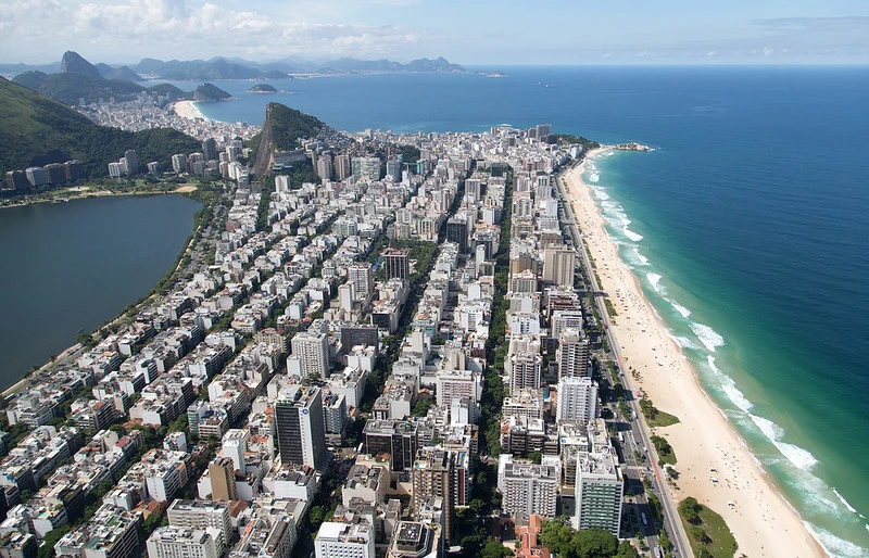 Rio proíbe prédios que façam sombra em praias, mesmo fora da orla