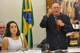 Jurista Miguel Reale Jr, autor com Janaína Paschoal do pedido de impeachment de Dilma, desiste da 3ª via e declara apoio a Lula já no primeiro turno