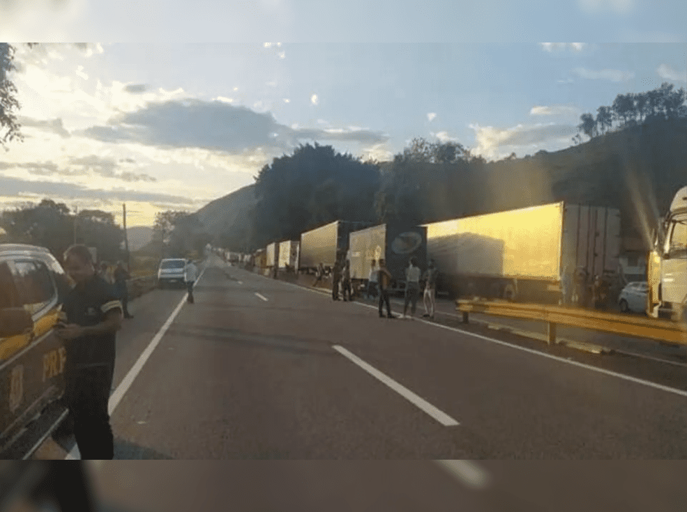 Justiça Federal determina desobstrução de rodovia no Rio