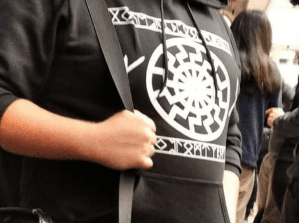 Aluno da UFABC é retirado da instituição por vestir roupa com símbolo usado por nazistas￼