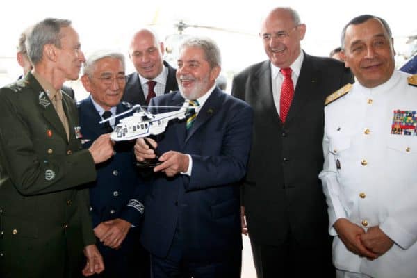 Lula: “Eu não me preocupo com o que está falando o general Braga Netto. O comando das Forças Armadas me conhece e está muito tranquilo”